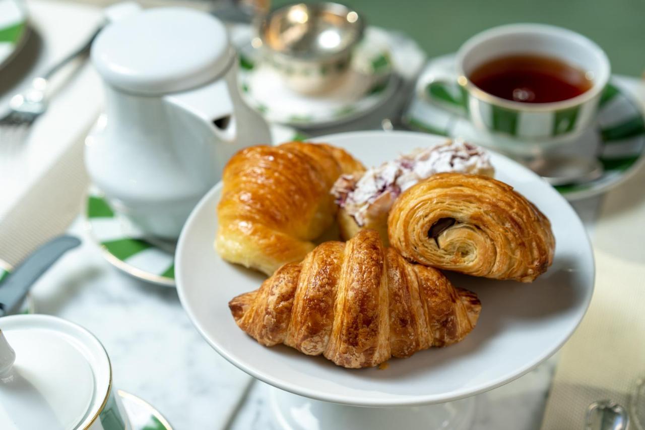 Alvear Icon Hotel Buenos Aires Exterior photo Croissants